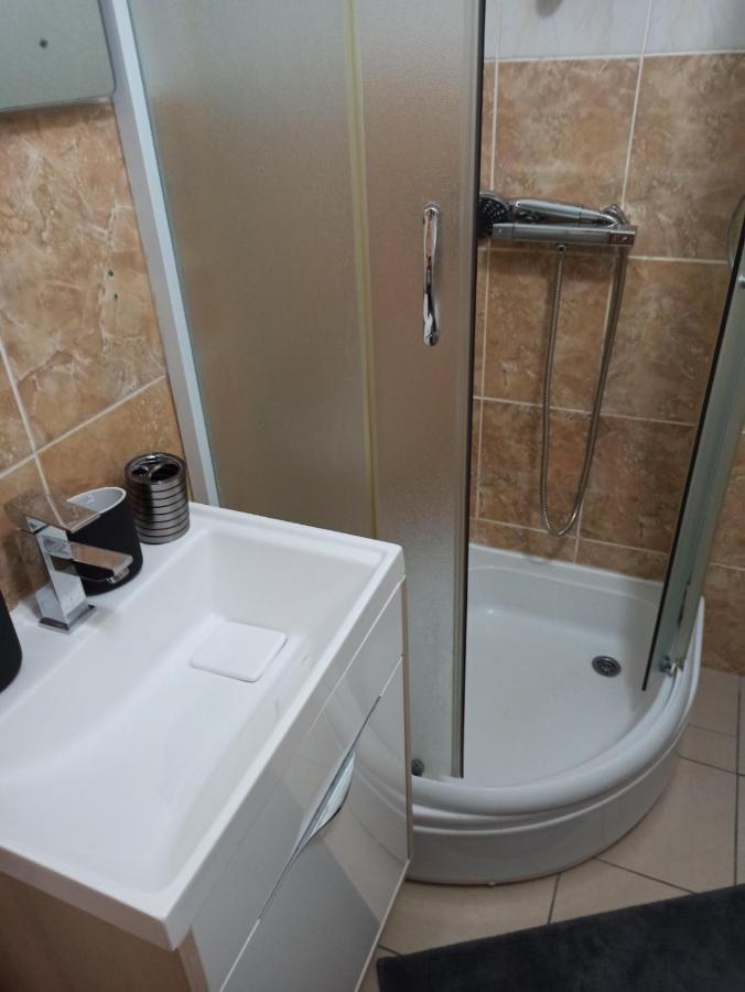 Ema Lux 3 Apartment Novi Sad Bagian luar foto